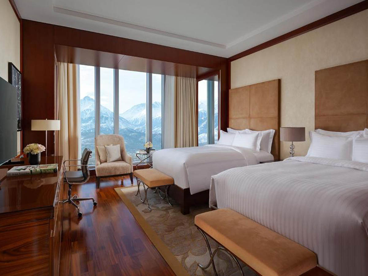 Отель Ritz-Carlton, Алма-Ата