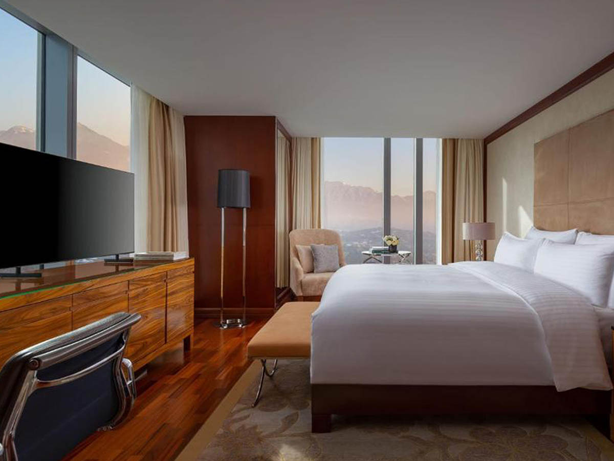 Отель Ritz-Carlton, Алма-Ата